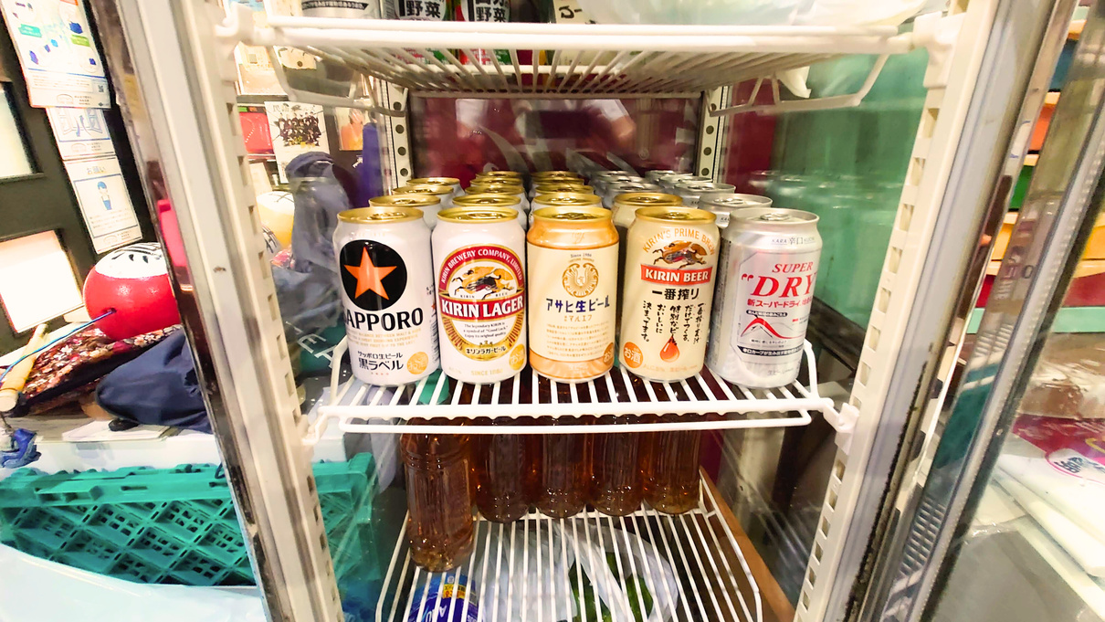 店内の飲み物が入っている冷蔵庫